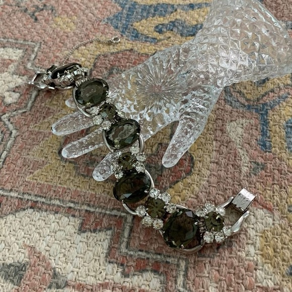Vintage Juliana DeLizza Elster D&E Peridot Olive Clear Glass Rhinestone Bracelet - Picture 4 of 9